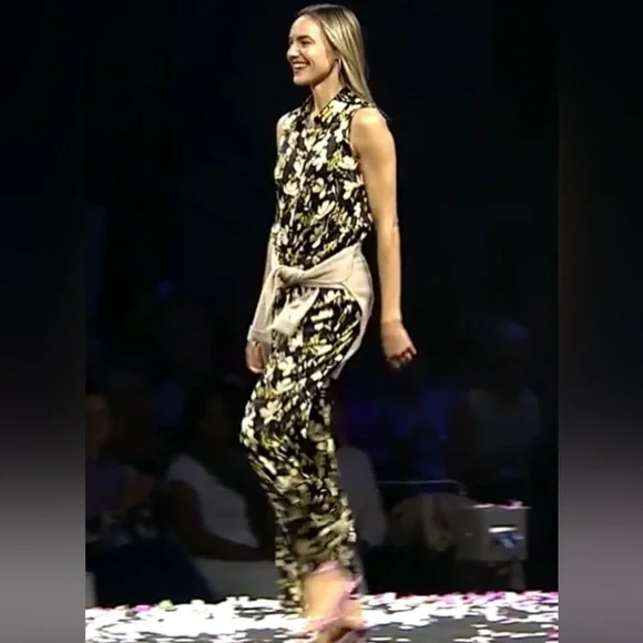 cabi Spring 2025 Set Up Blouse. Size XS - Picture 4 of 7